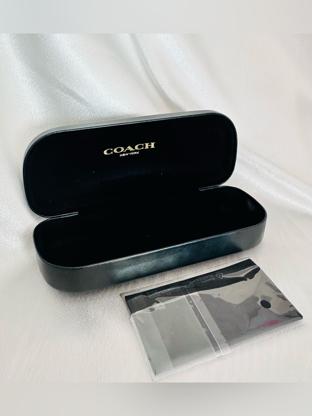 Coach Black Hard Shell Eyeglasses Sunglasses Case w/Cleaning Cloth NWOT